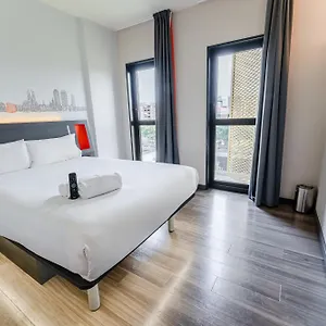 Easyhotel Barcelona Fira 2*, L'Hospitalet de Llobregat Spanien