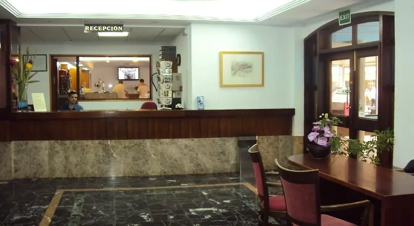 Hotel Sur Кала Бона